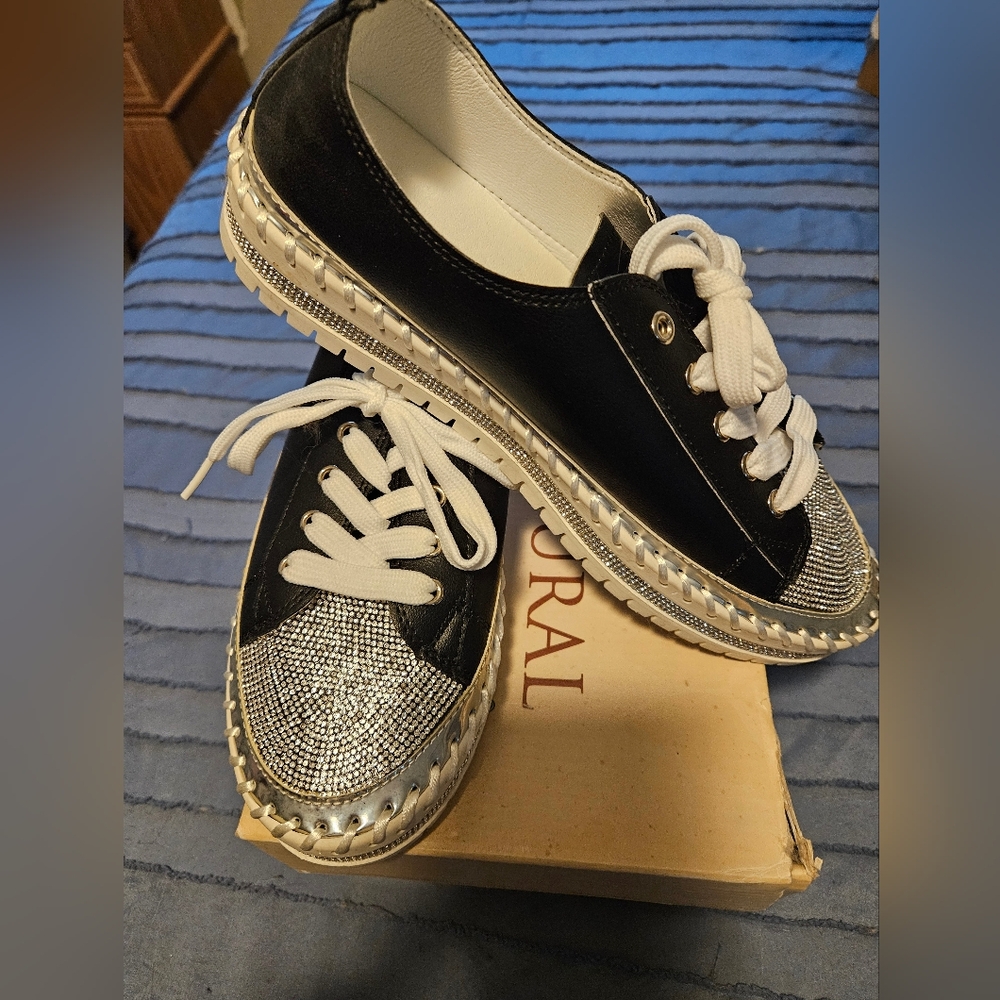 SALE ** BRAND NEW ** Stylish Black and Silver Women's Sneakers